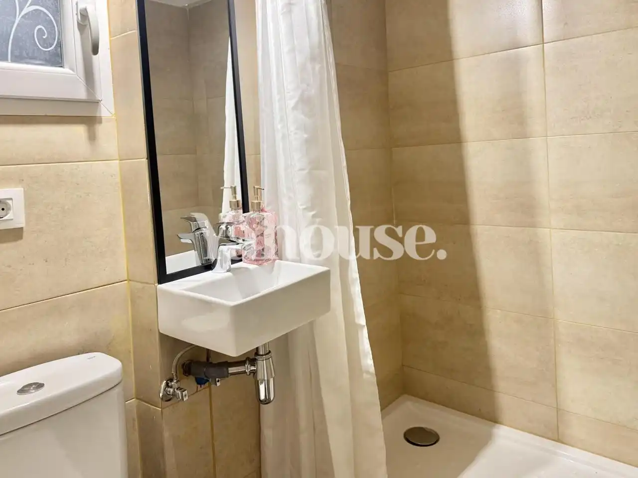 Schlafzimmer von Maisonette zum Verkauf in Barcelona