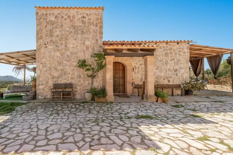 Vista exterior de Finca rústica en venda en Son Servera amb Jardí privat, Terrassa i Moblat