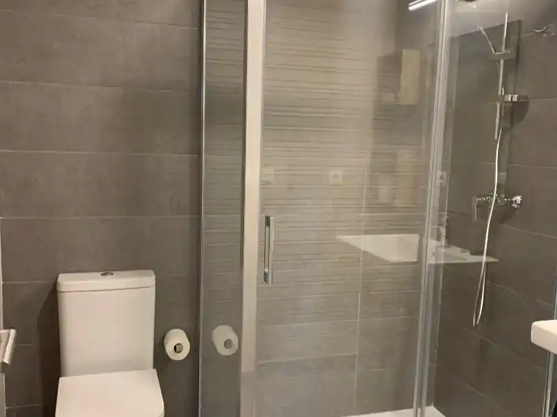 Bathroom of Flat for rent in Las Palmas de Gran Canaria  with Parquet flooring, Swimming Pool and Furnished