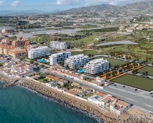 Vista exterior de Apartament en venda en Vélez-Málaga amb Aire condicionat, Terrassa i Piscina