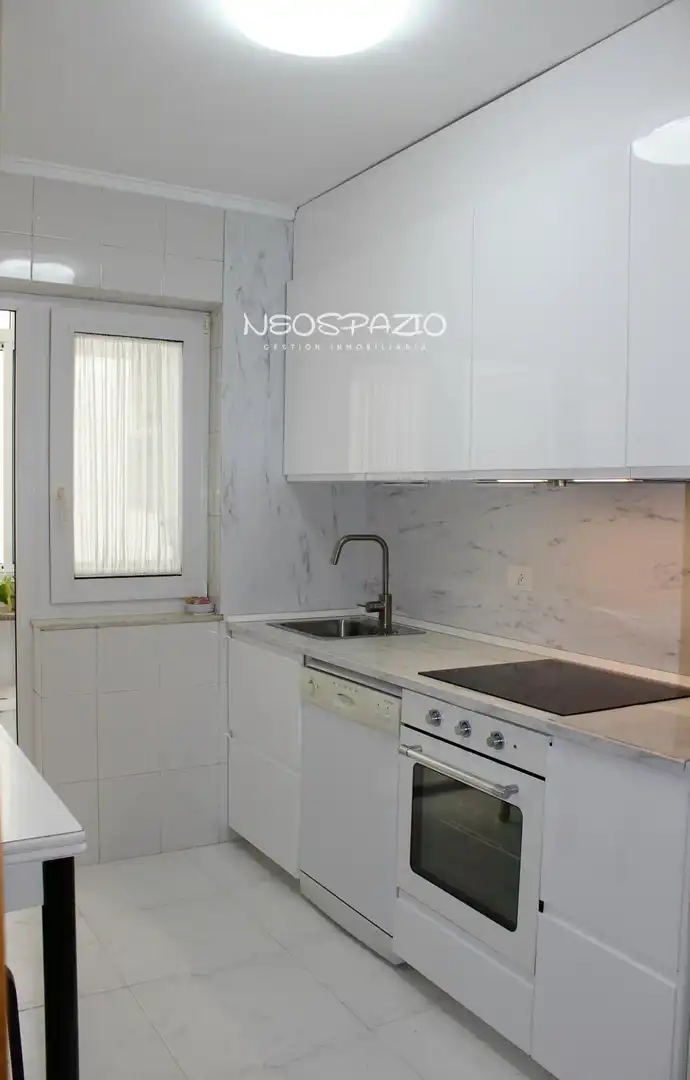 Cuina de Pis en venda en Lugo amb Calefacció, Parquet i Terrassa