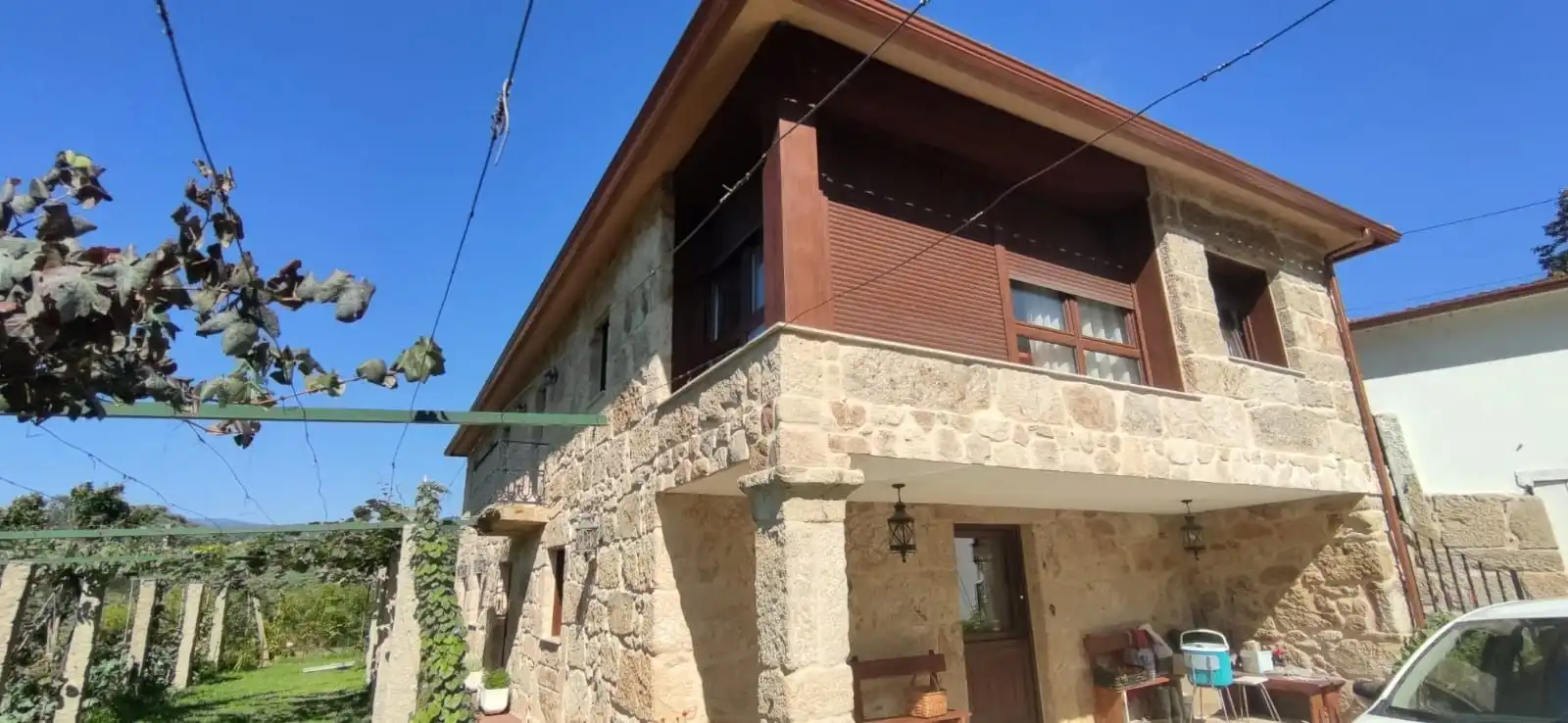 Vista exterior de Casa o xalet en venda en Crecente amb Jardí privat i Moblat