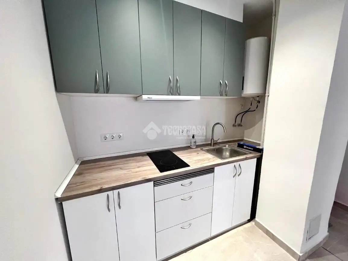 Kitchen of Flat for sale in Alcalá de Henares  with Alarm