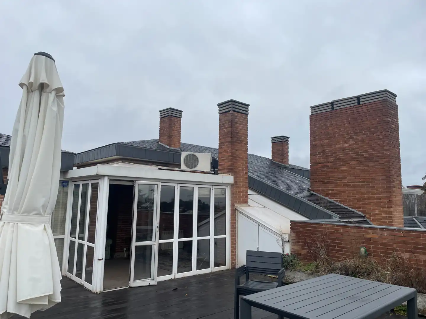 Vista exterior de Ático en venta en Pozuelo de Alarcón con Aire acondicionado, Calefacción y Jardín privado