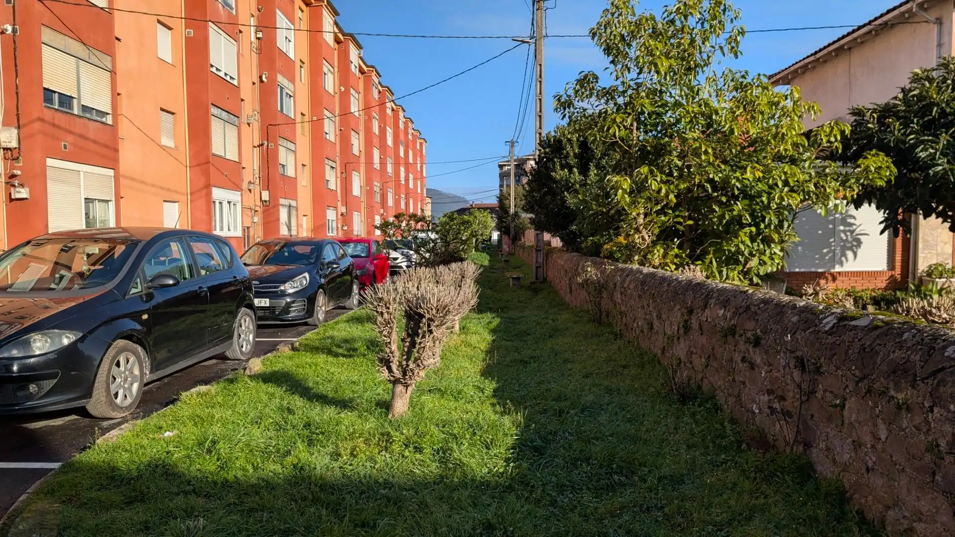Parking de Piso en venta en Los Corrales de Buelna  con Parquet