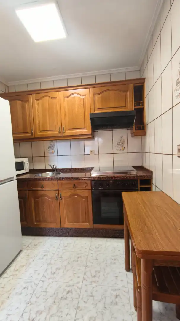 Cuina de Pis en venda en Avilés amb Calefacció, Parquet i Traster