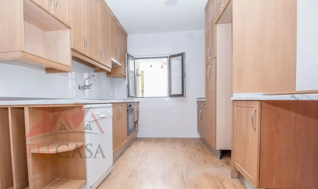 Cocina de Piso de alquiler en Toledo con Balcón