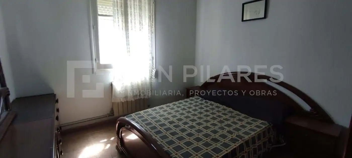 Bedroom of Flat for sale in  Logroño
