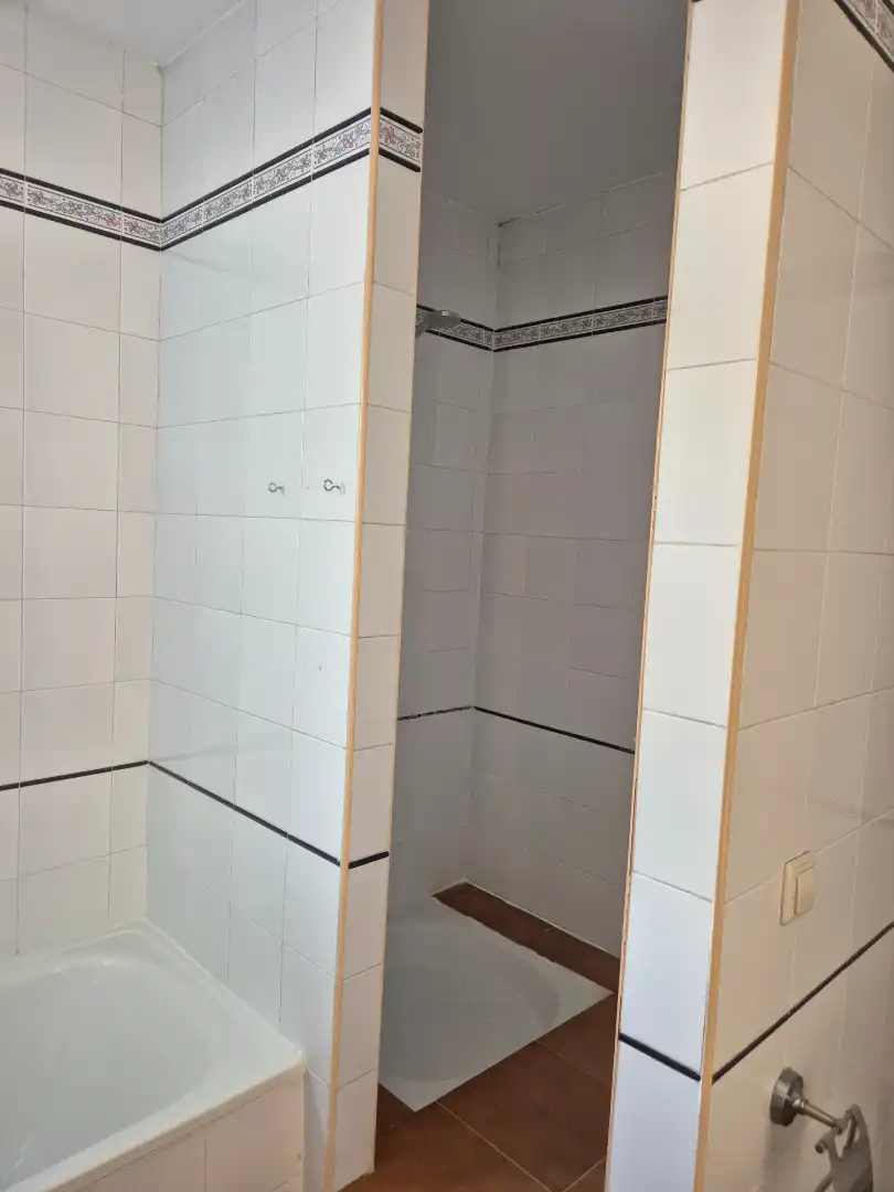 Badezimmer von Wohnung zur Miete in Las Rozas de Madrid mit Klimaanlage, Heizung und Terrasse