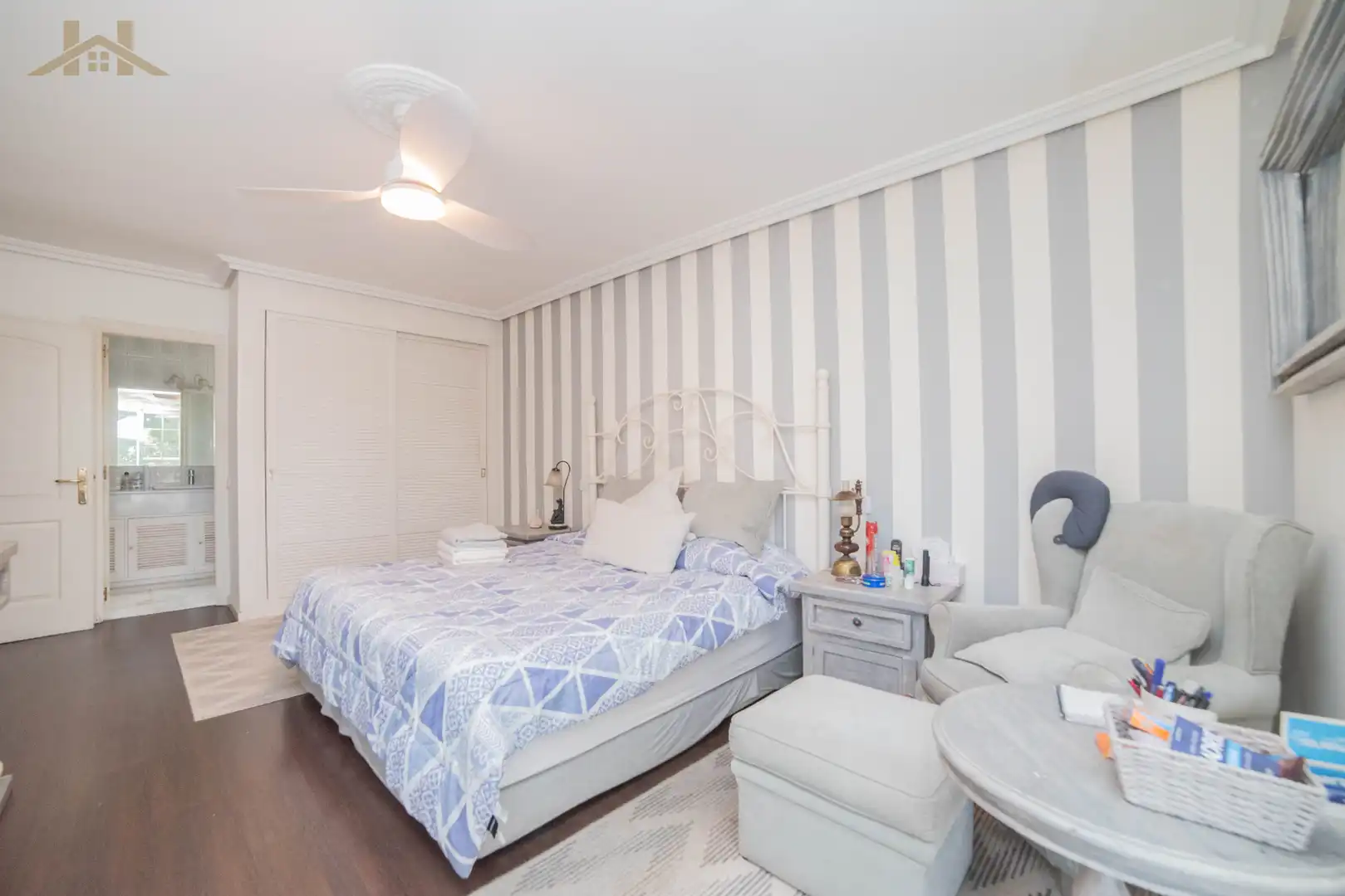Habitación de Casa adosada en venta en Torrelodones con Amueblado