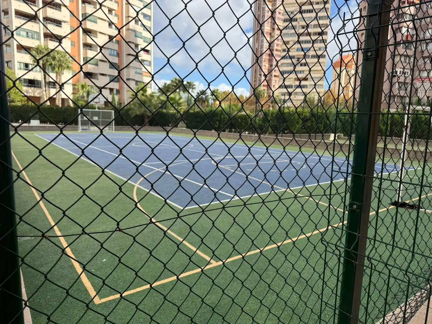 Parking de Apartamento en venta en Benidorm con Aire acondicionado, Jardín privado y Amueblado