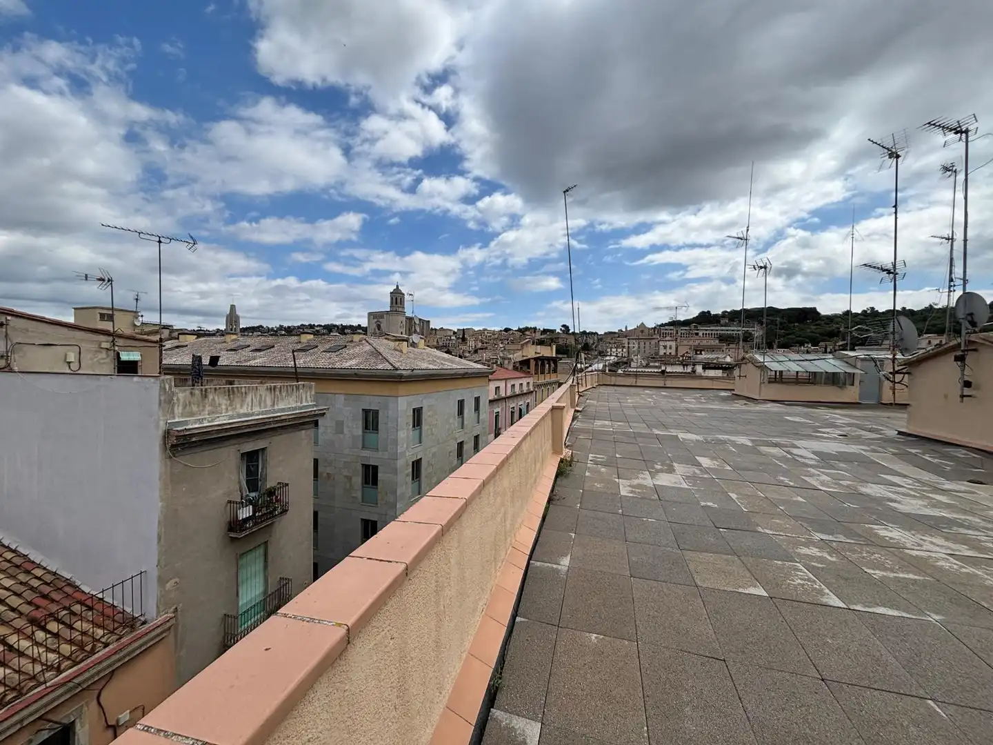 Vista exterior de Pis de lloguer en Girona amb Aire condicionat, Calefacció i Terrassa