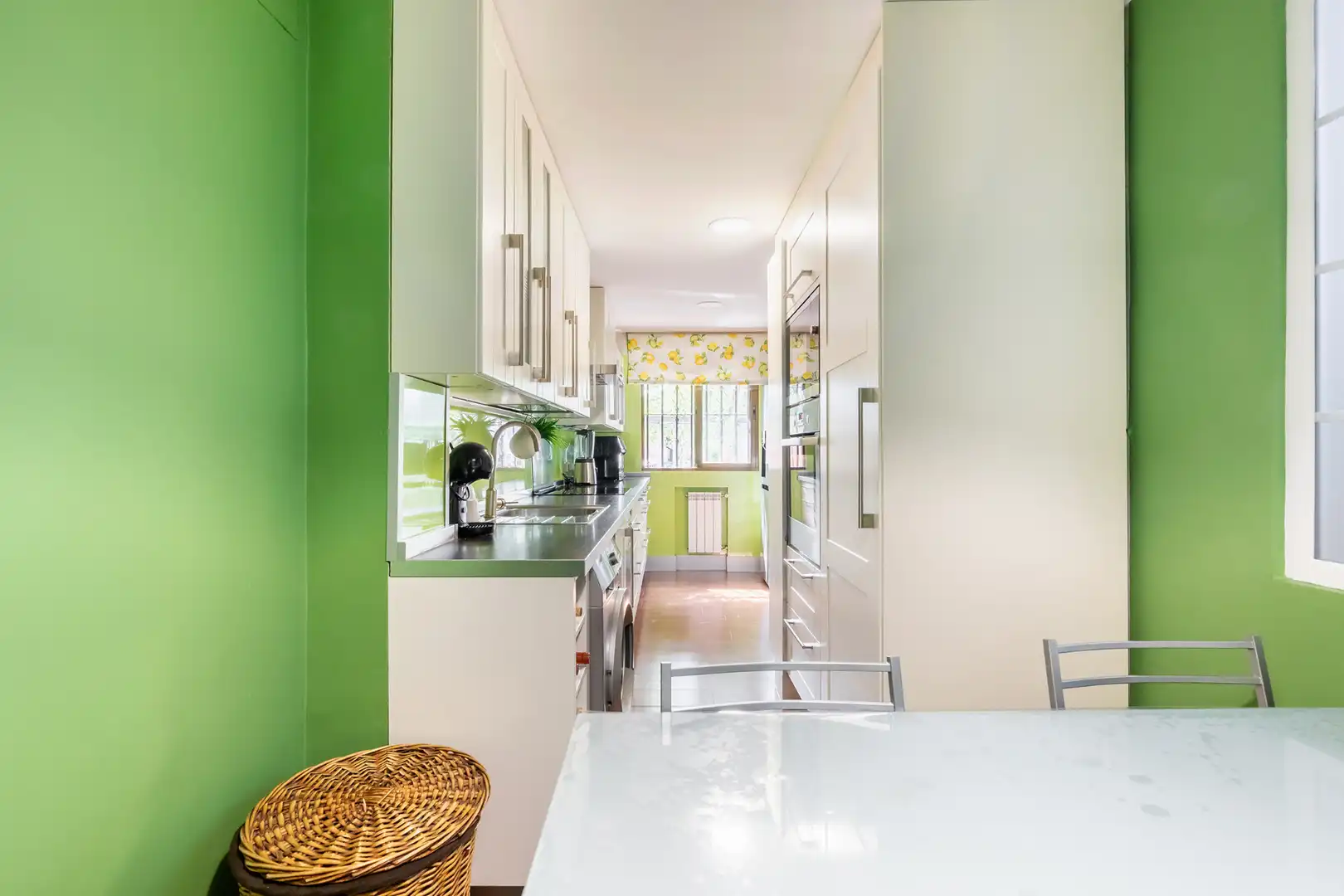 Küche von Haus oder Chalet zum Verkauf in Pozuelo de Alarcón mit Klimaanlage, Heizung und Privatgarten