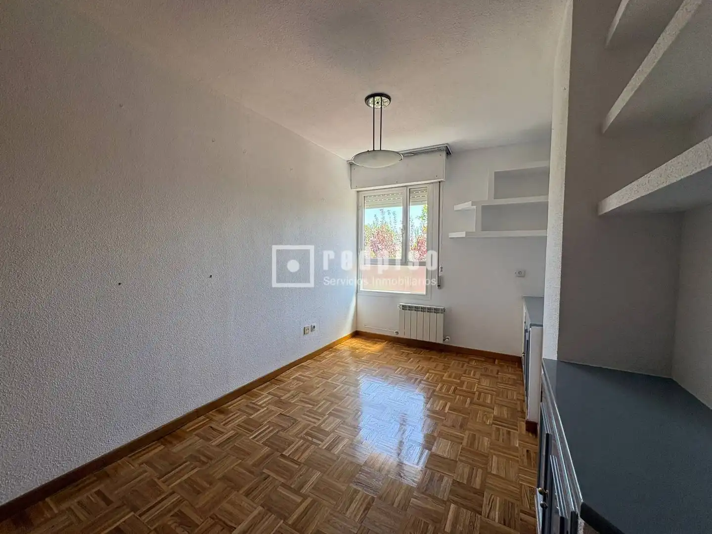 Bedroom of Houses for sale in Tres Cantos  with Air Conditioner, Heating and Parquet flooring
