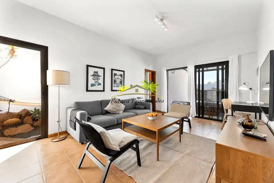 Sala de estar de Casa o chalet en venta en Yaiza con Aire acondicionado, Jardín privado y Piscina