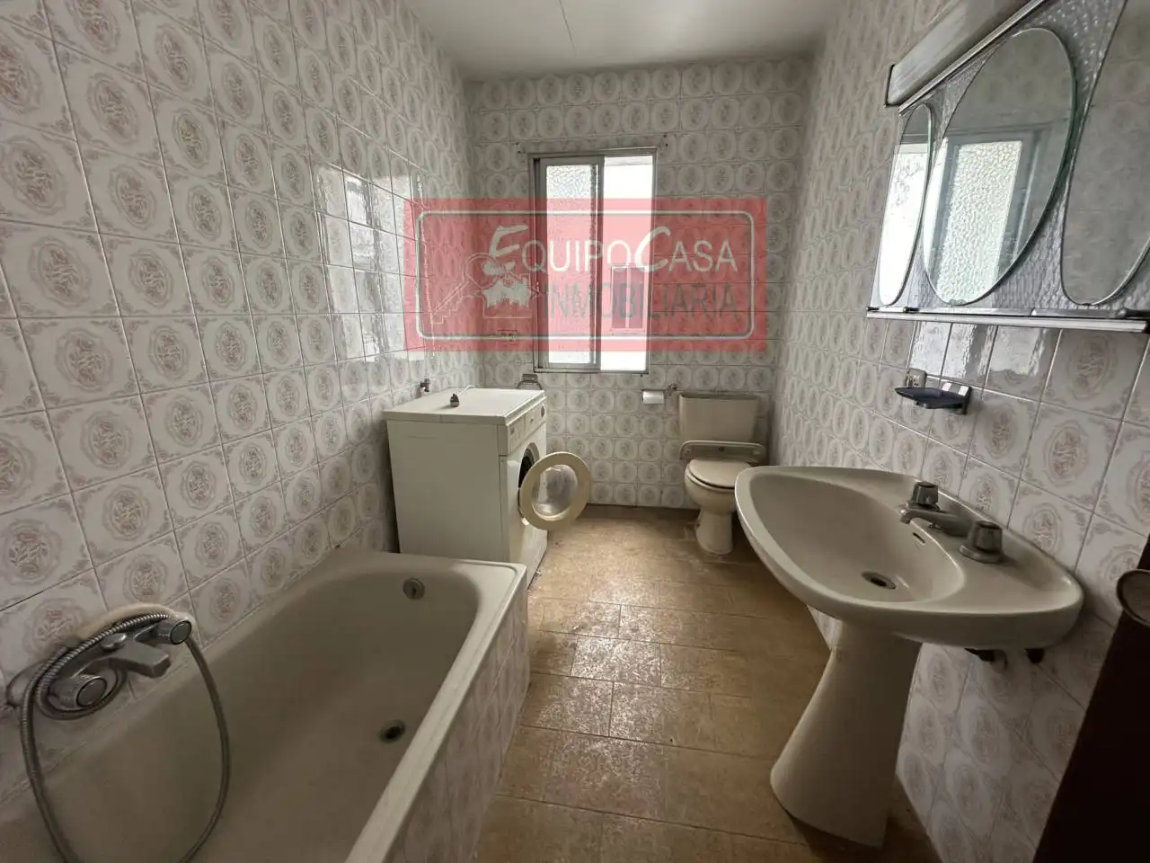 Baño de Piso en venta en Lugo con Alarma