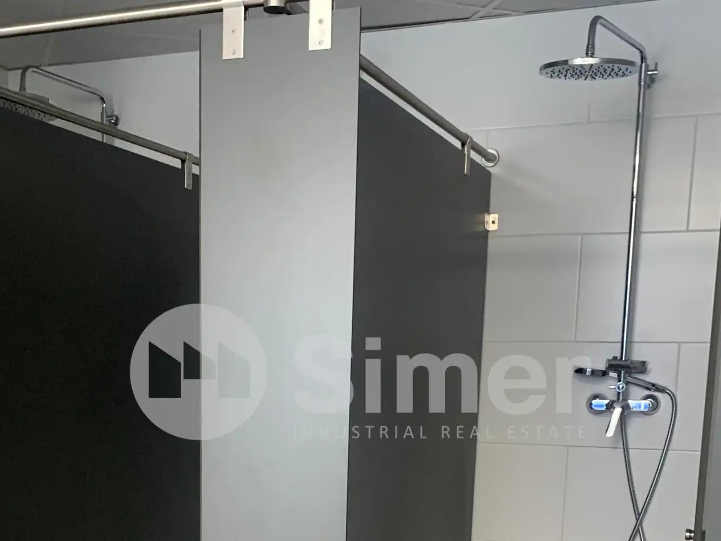 Baño de Nave industrial de alquiler en Parets del Vallès