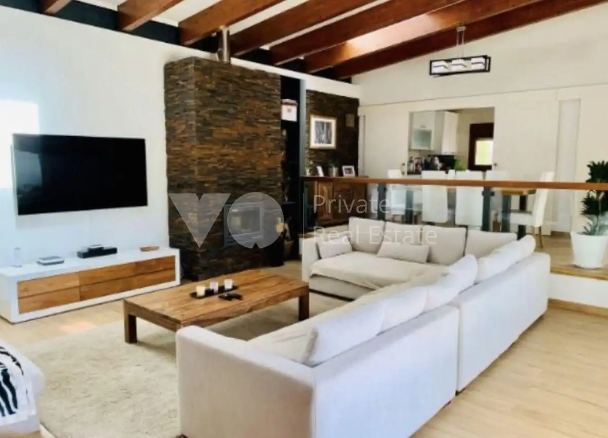 Sala de estar de Casa o chalet en venta en Villanueva del Pardillo con Aire acondicionado, Calefacción y Jardín privado