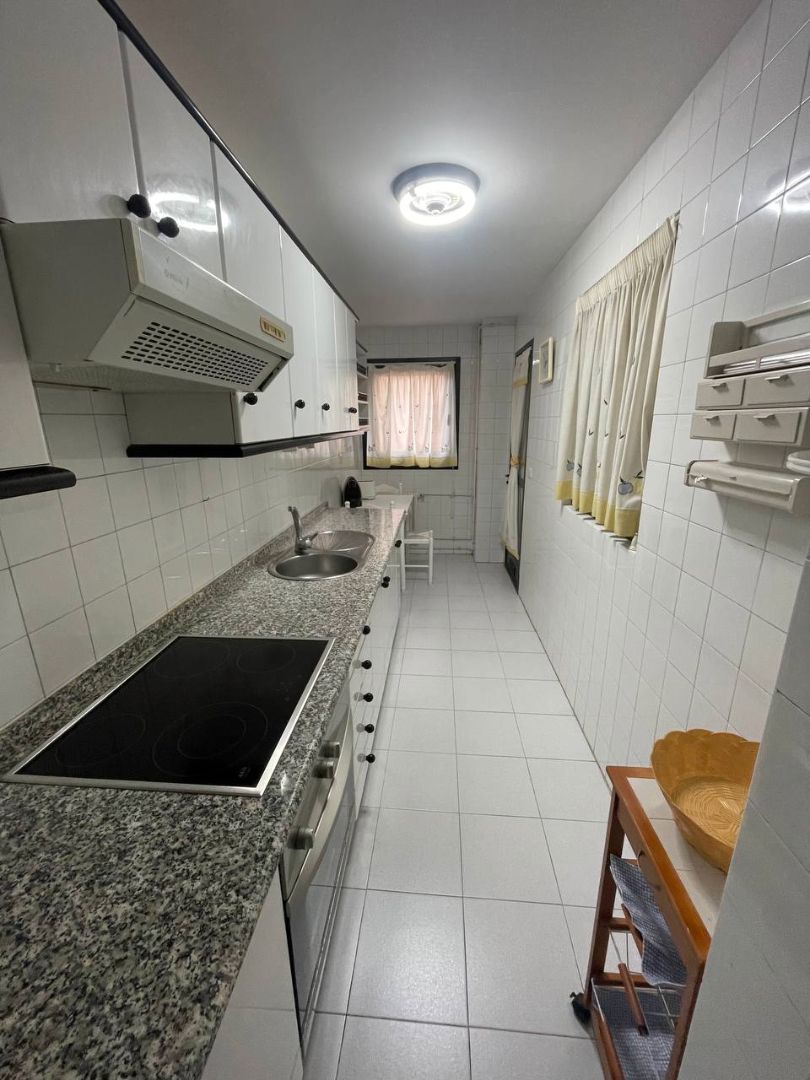 Cuina de Pis en venda en A Coruña Capital  amb Calefacció, Parquet i Traster