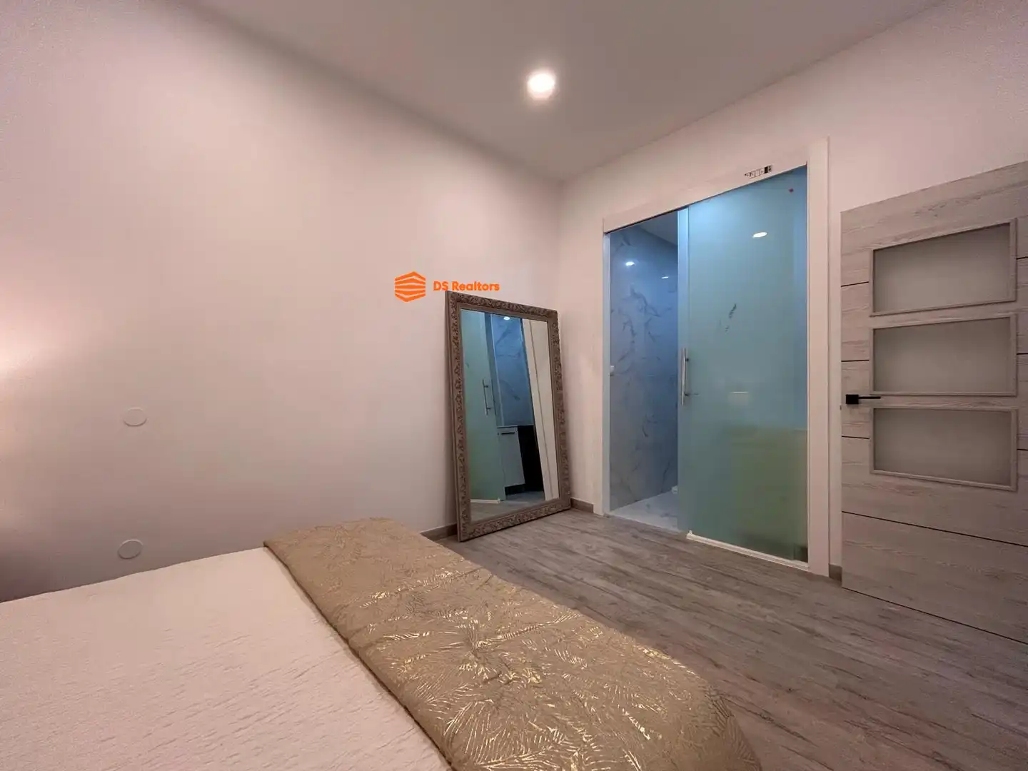 Ground floor with lift for sale in Calle ARTISTAS, imagen 8