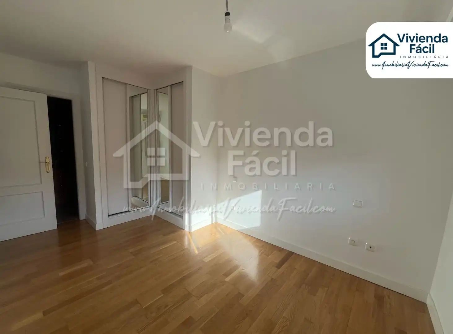 Flat for sale in Calle de María Tubau, Las Tablas