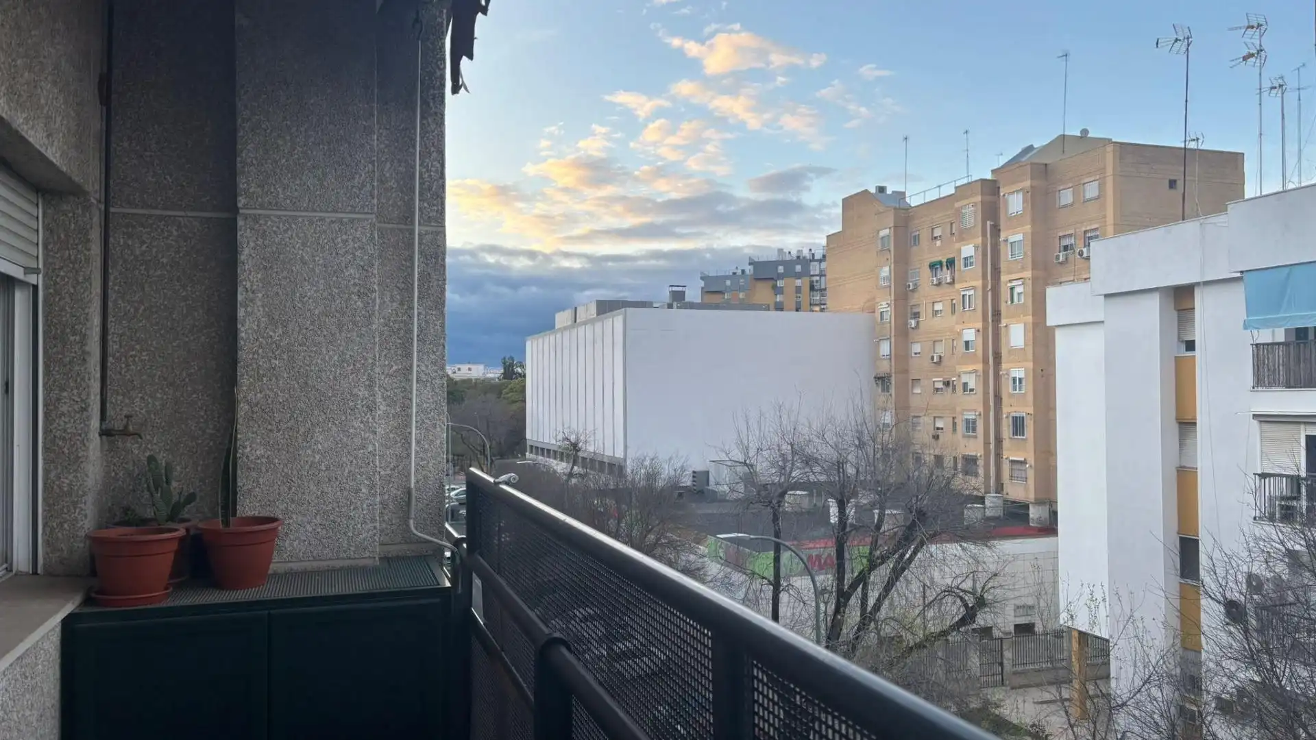 Vista exterior de Piso de alquiler en Sevilla con Aire acondicionado, Calefacción y Terraza