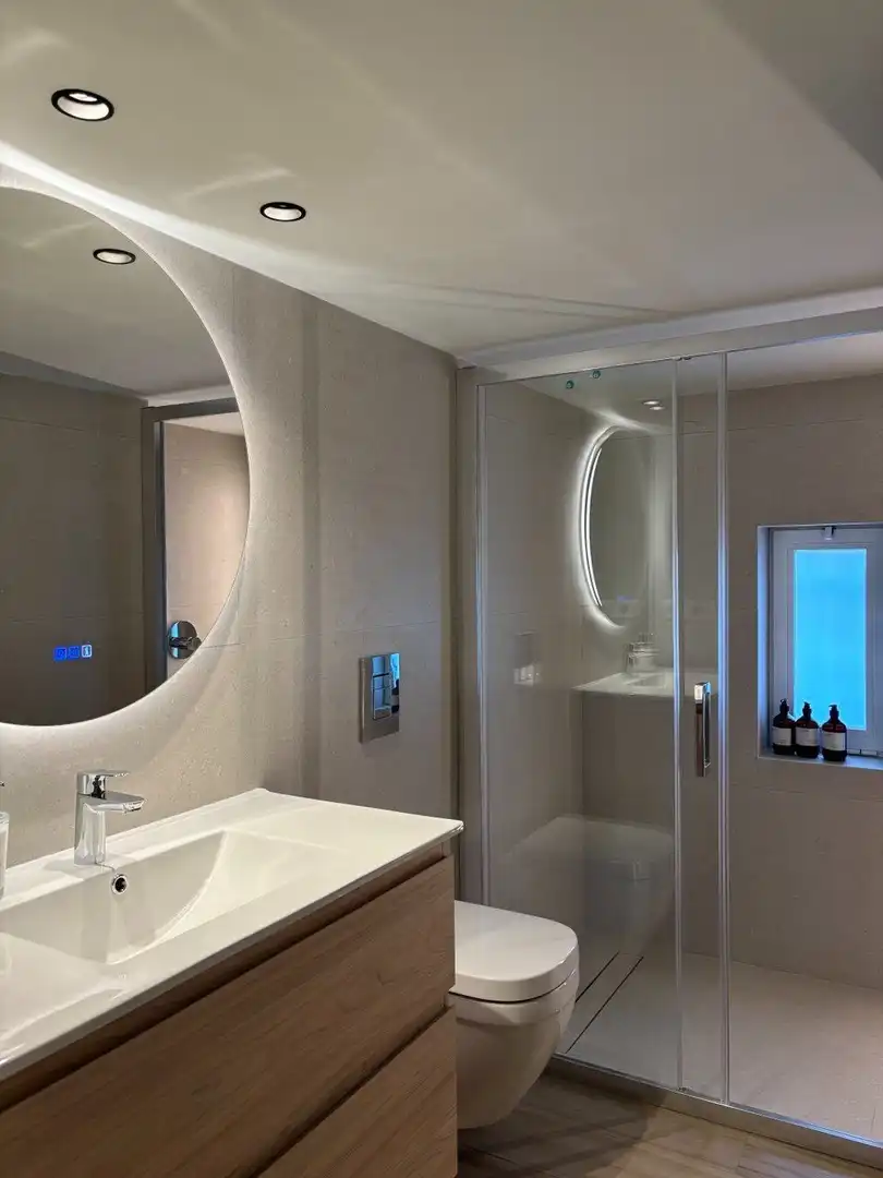 Bathroom of Duplexes for rent in L'Alfàs del Pi  with Air Conditioner, Terrace and Furnished