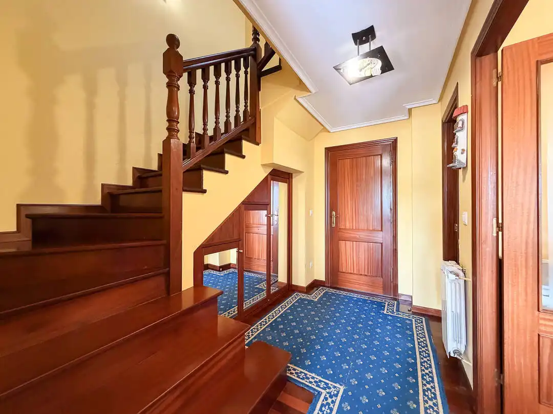 Piso en venta en Santa Cruz de Bezana con Calefacción, Terraza y Trastero
