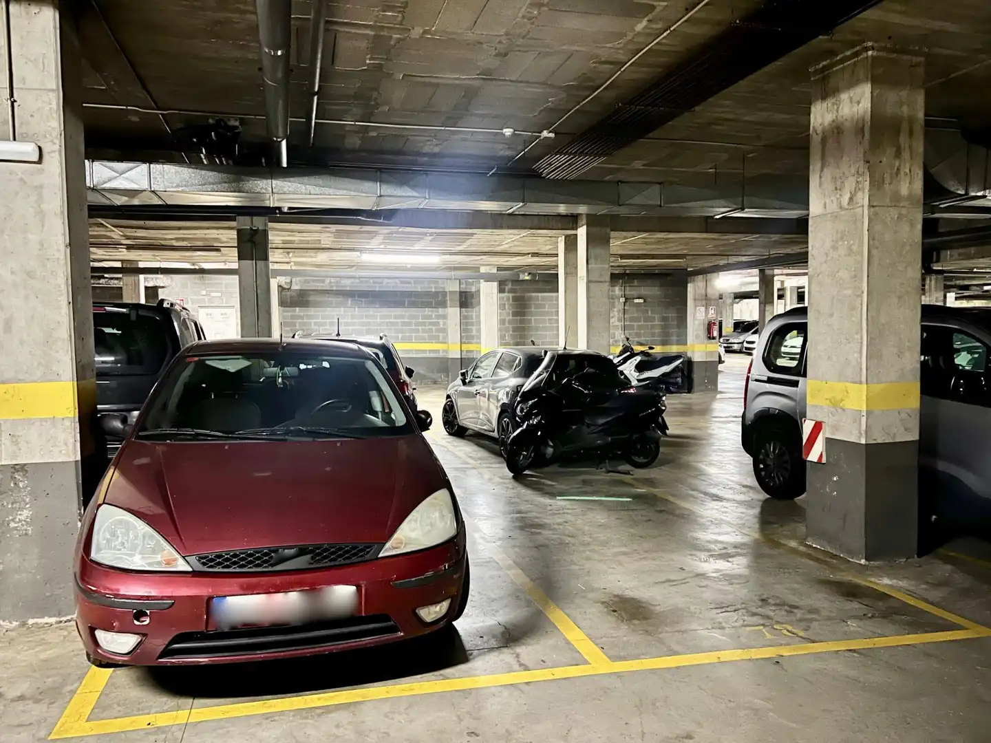Parking de Piso en venta en Sabadell con Aire acondicionado, Trastero y Balcón