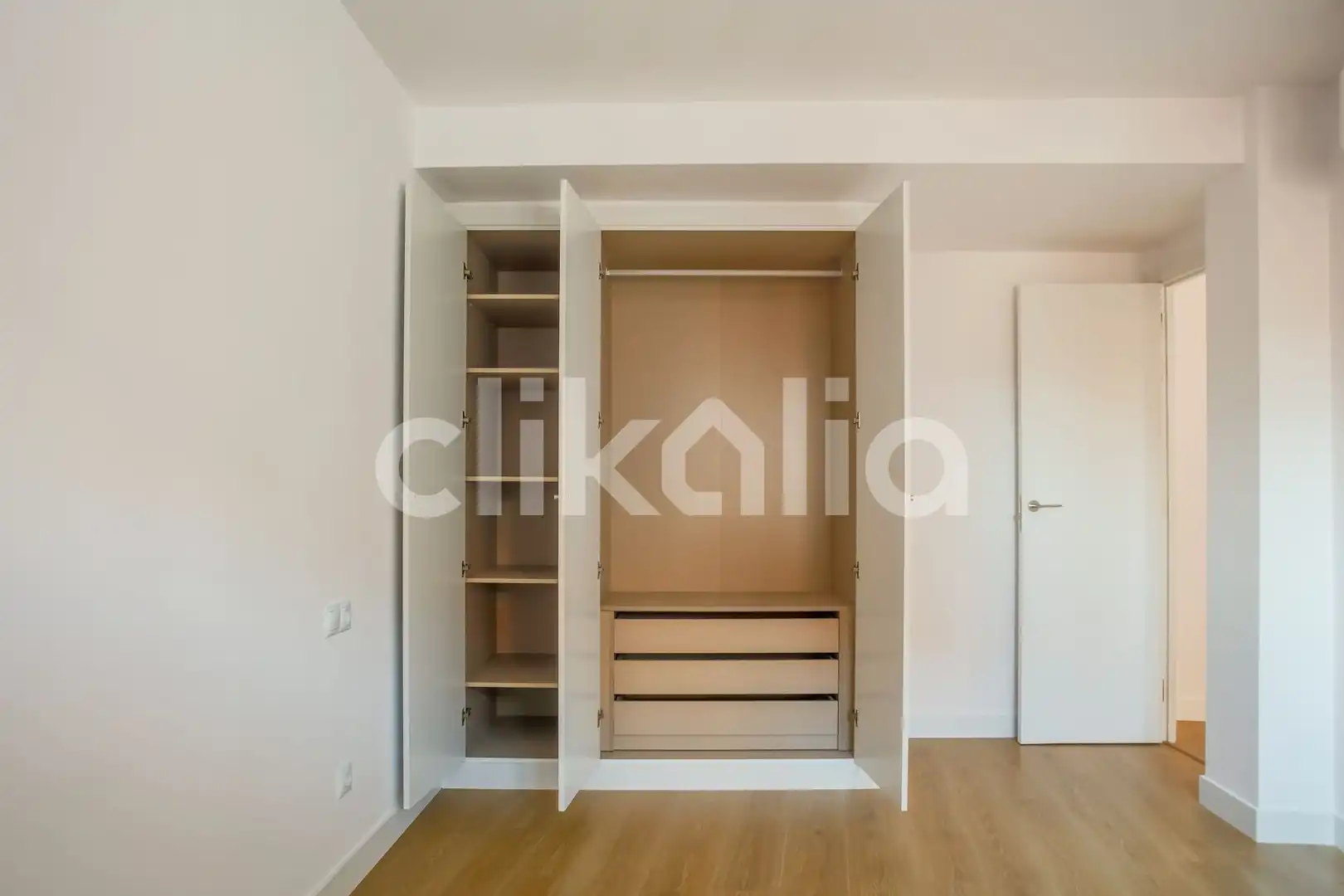 Bedroom of Flat for sale in Alcobendas  with Air Conditioner, Heating and Terrace