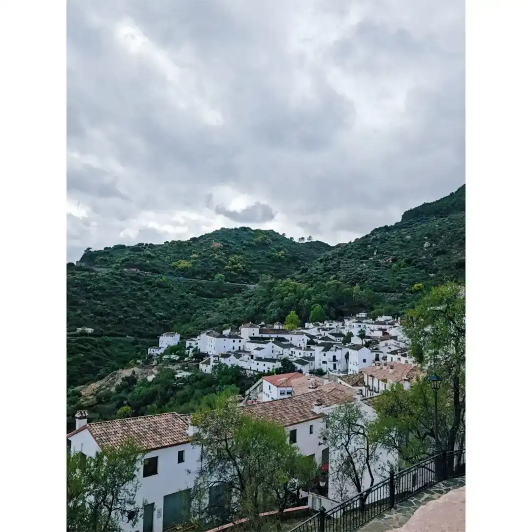 Vista exterior de Casa adosada en venda en Benadalid amb Traster, Moblat i Rentadora