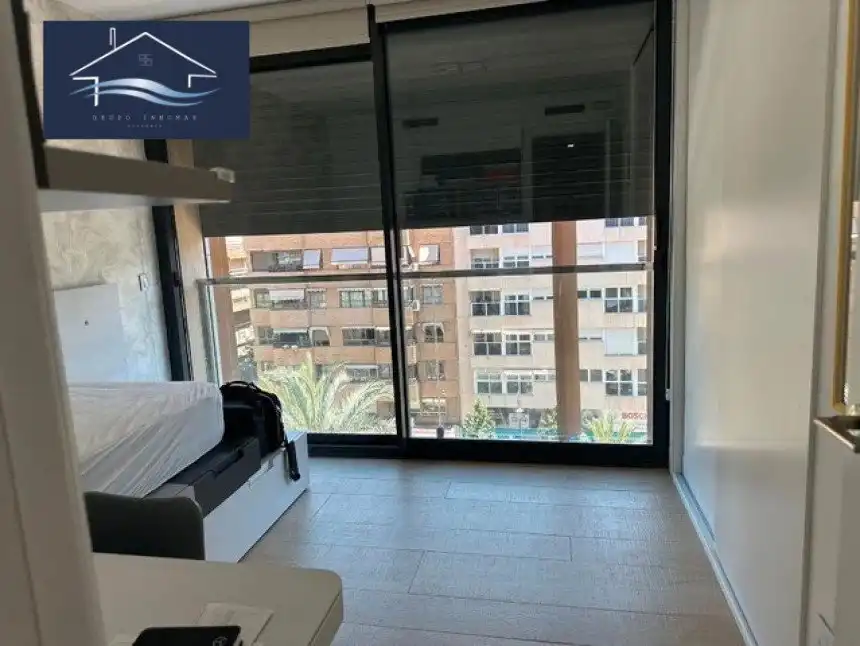 Vista exterior de Piso en venta en Alicante / Alacant con Aire acondicionado, Calefacción y Parquet