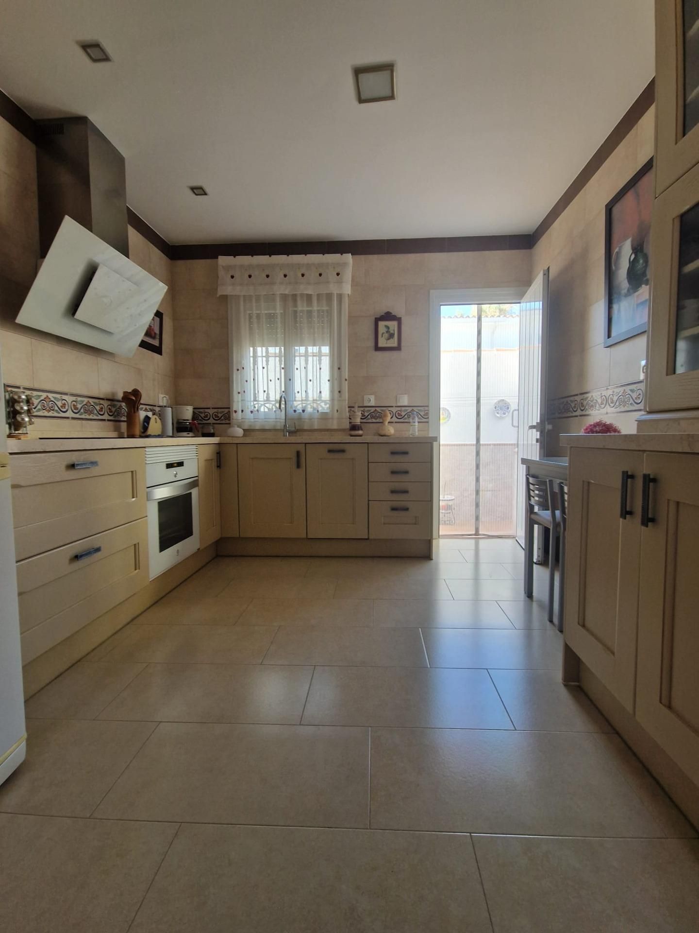 Kitchen of Single-family semi-detached for sale in Puerto Real  with Air Conditioner, Heating and Private garden