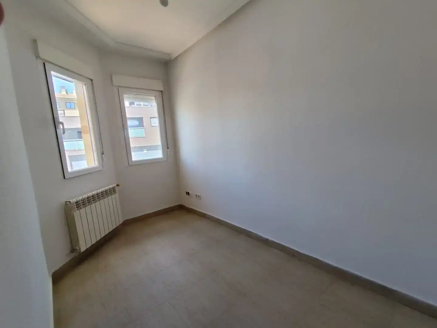 Habitación de Casa o chalet en venta en Ávila con Jardín privado, Parquet y Balcón