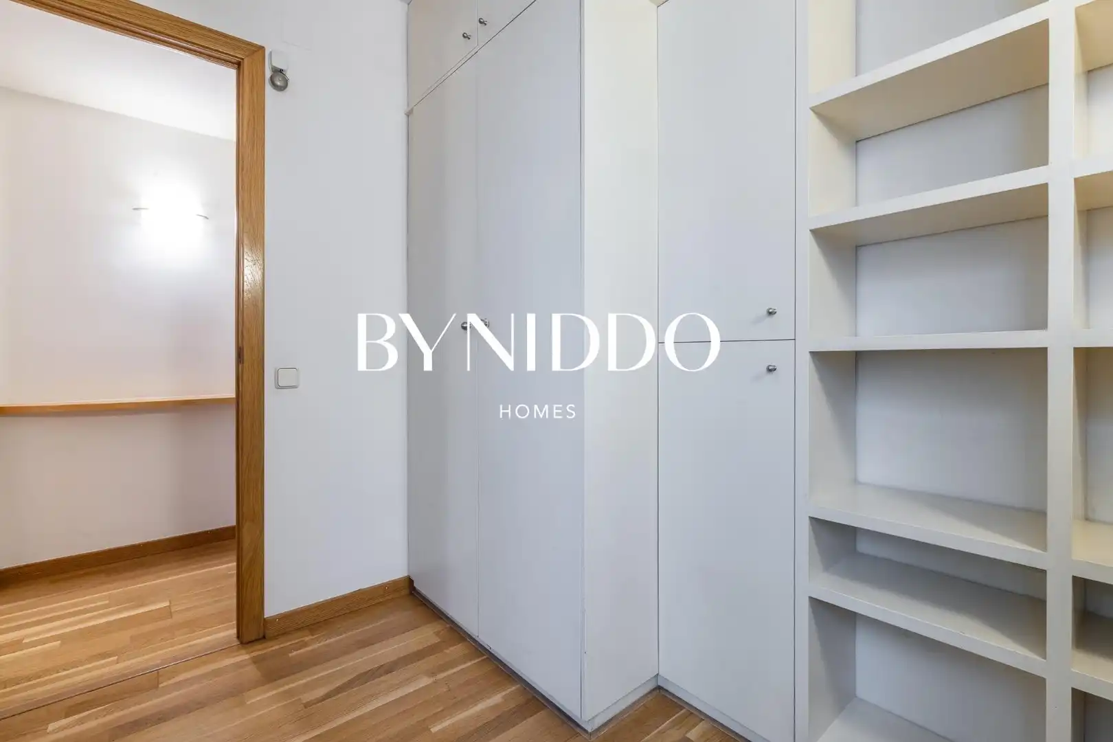 Bedroom of Flat for sale in Sant Cugat del Vallès  with Air Conditioner, Heating and Parquet flooring