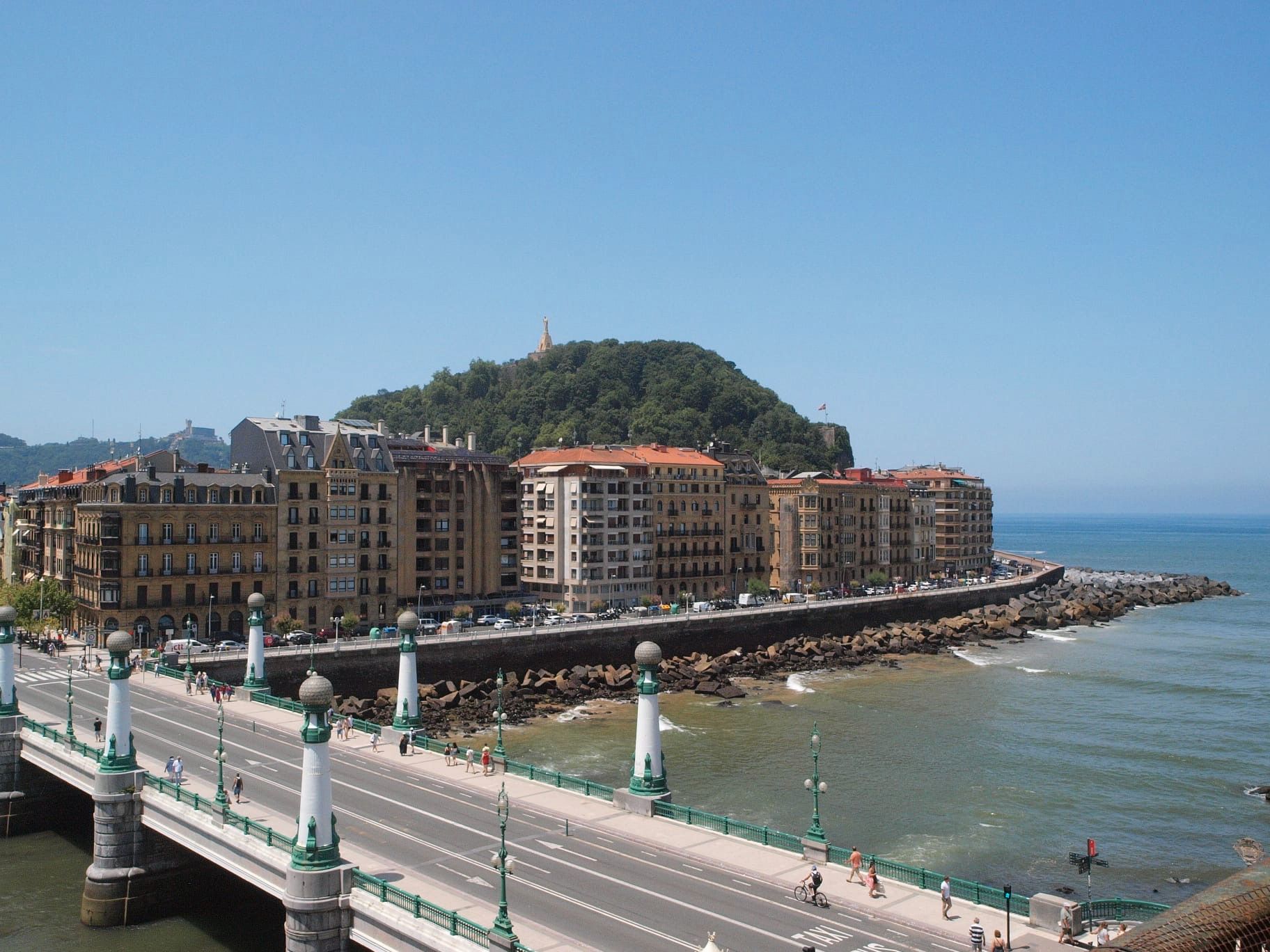 Vista exterior de Pis de lloguer en Donostia - San Sebastián  amb Parquet, Moblat i Forn