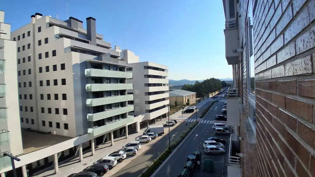 Aparcament de Pis en venda en Barañáin / Barañain amb Calefacció, Traster i Balcó