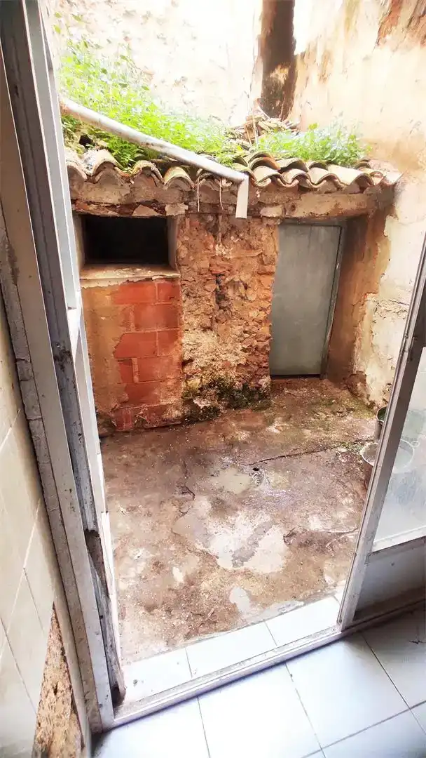 Casa adosada en venda en Yecla amb Balcó