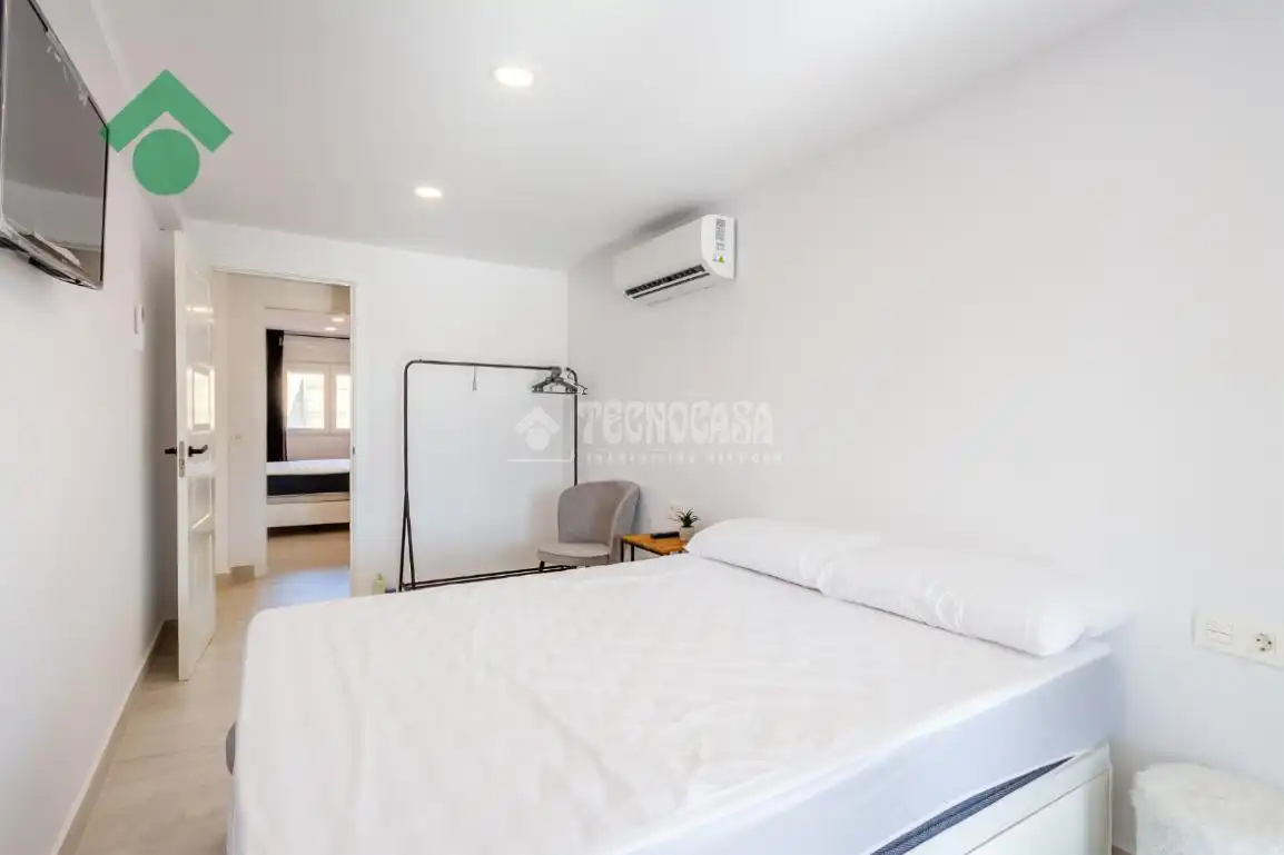 Bedroom of Houses for sale in Vélez-Málaga  with Air Conditioner, Terrace and Swimming Pool