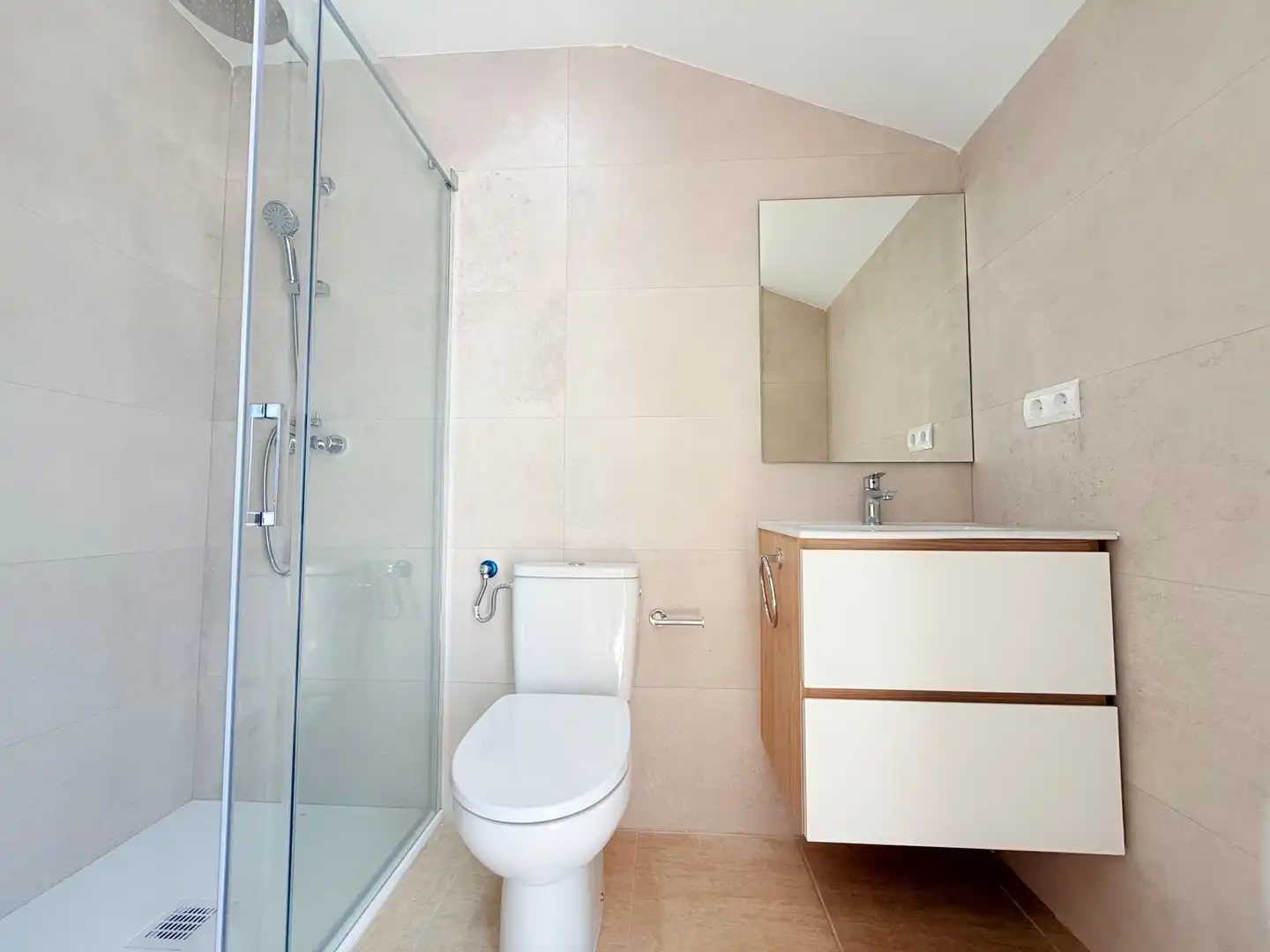 Bathroom of Attic for sale in Deltebre  with Terrace and Balcony