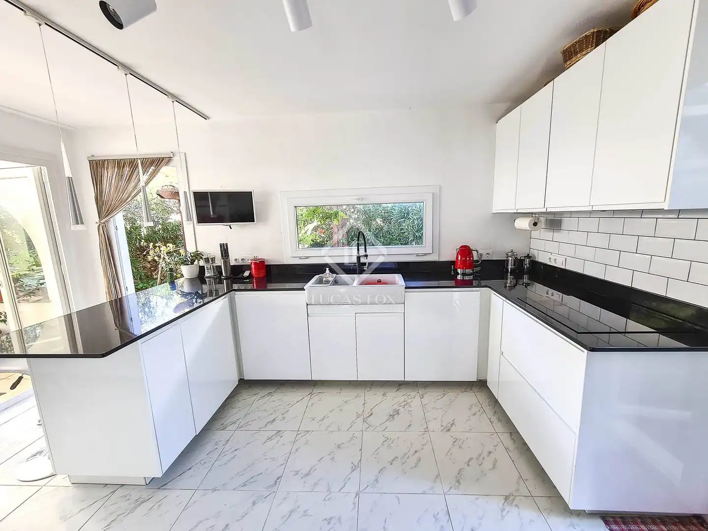 Cuina de Casa o xalet en venda en Ciutadella de Menorca amb Aire condicionat, Calefacció i Jardí privat