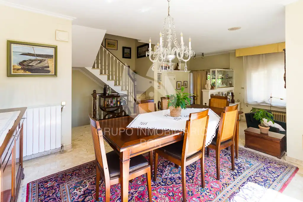 Dining room of Houses for sale in Montcada i Reixac  with Air Conditioner, Heating and Terrace