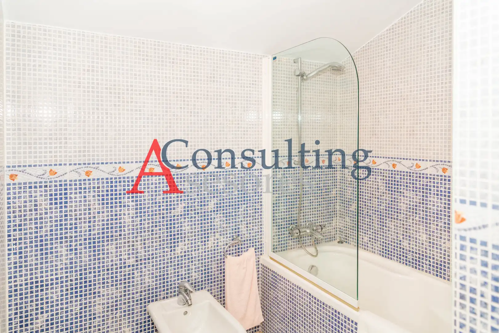 Baño de Dúplex en venta en San Juan del Puerto con Amueblado, Horno y Lavadora