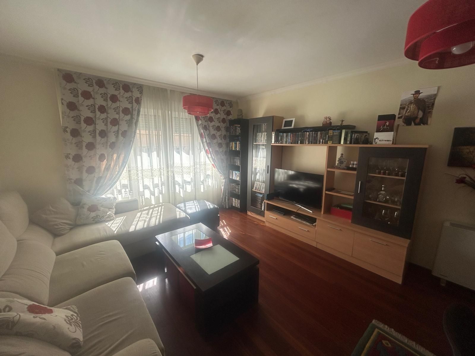 Sala d'estar de Pis en venda en Ribeira amb Calefacció, Terrassa i Traster