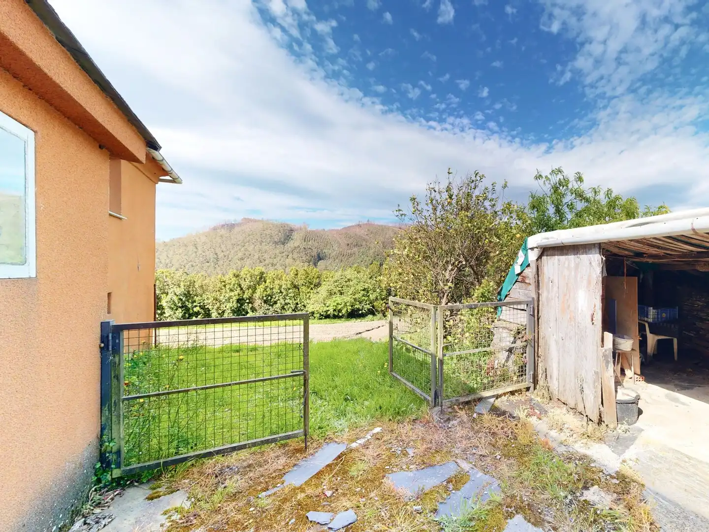 Garden of Houses for sale in Trabada  with Storage room