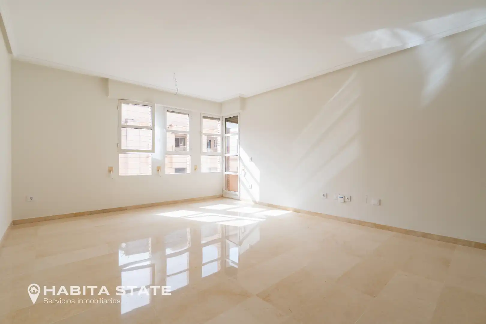 Living room of Flat for rent in Almería  with Air Conditioner, Heating and Terrace