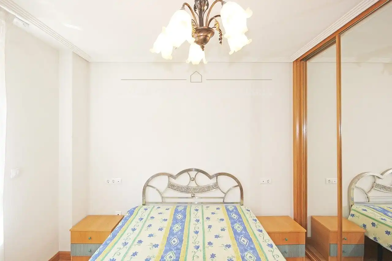 Flat for rent in Poeta Jesús Rasueros, Pizarrales