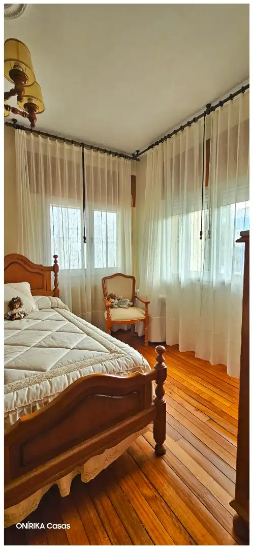 Bedroom of Houses for sale in Sarria  with Heating, Private garden and Parquet flooring