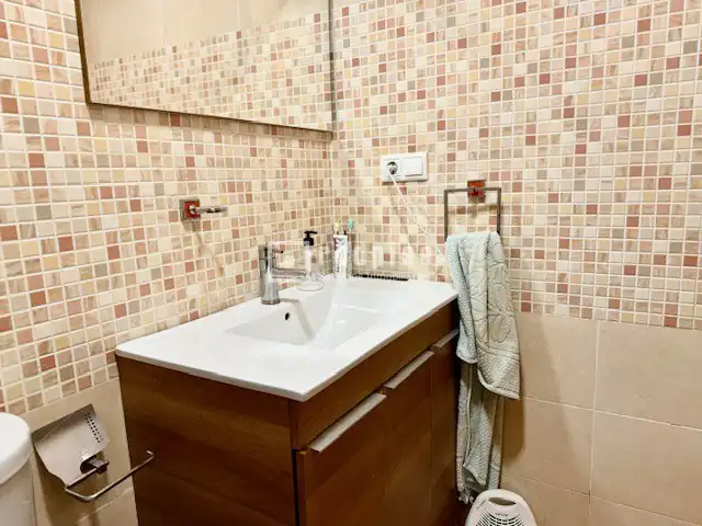Badezimmer von Wohnung zum Verkauf in Almazora / Almassora mit Klimaanlage und Möbliert