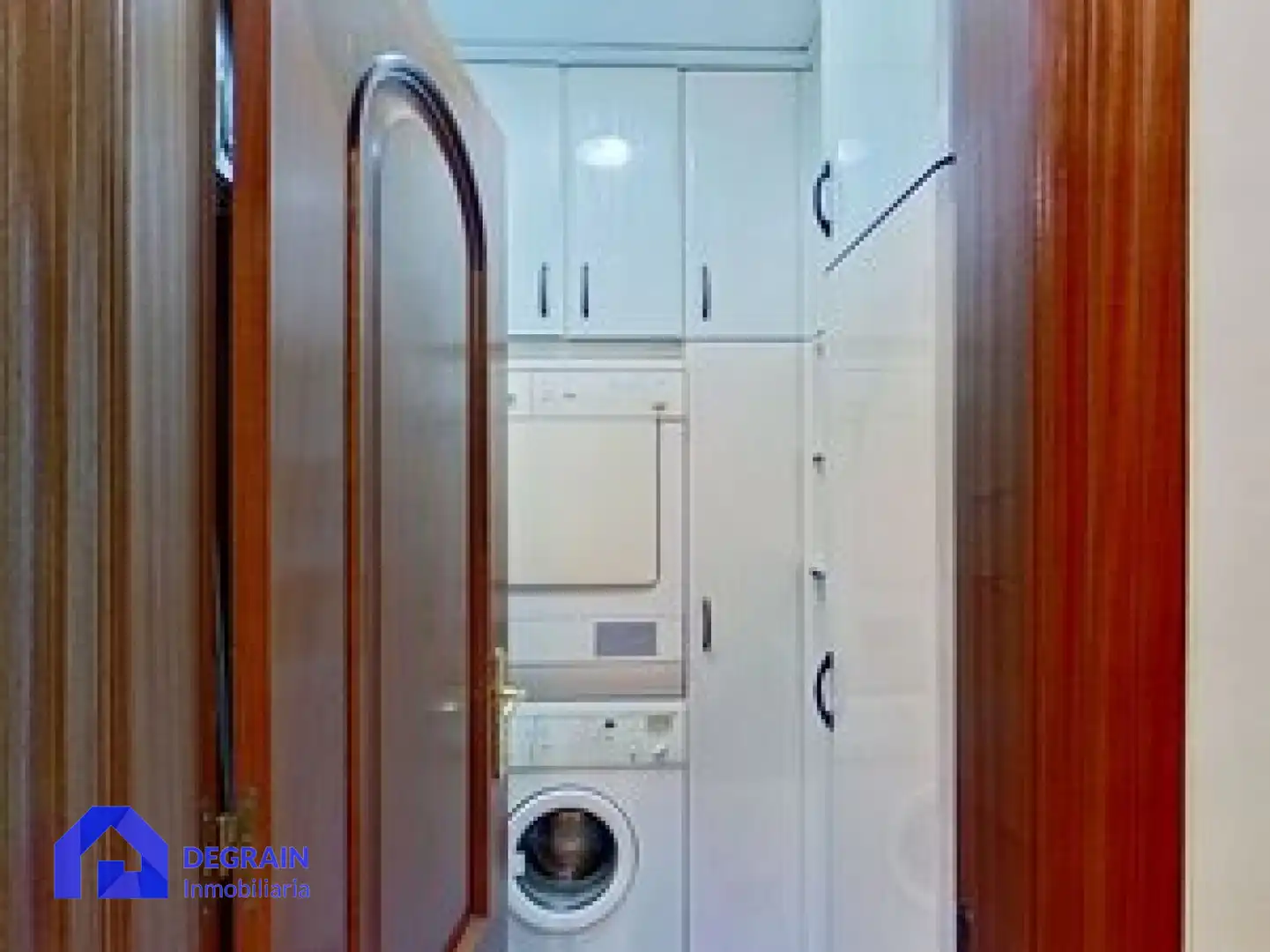Piso en venta en Oviedo  con Calefacción, Parquet y Trastero